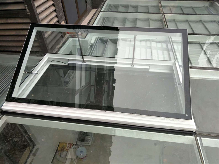 Electric Folding Skylights for Buildings